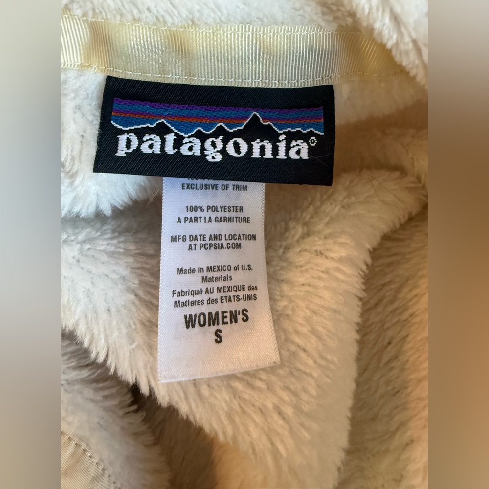 Patagonia. Re-Tool Snap-T® Pullover. Raw Linen - White X-Dye. Size Small. - Picture 6 of 7